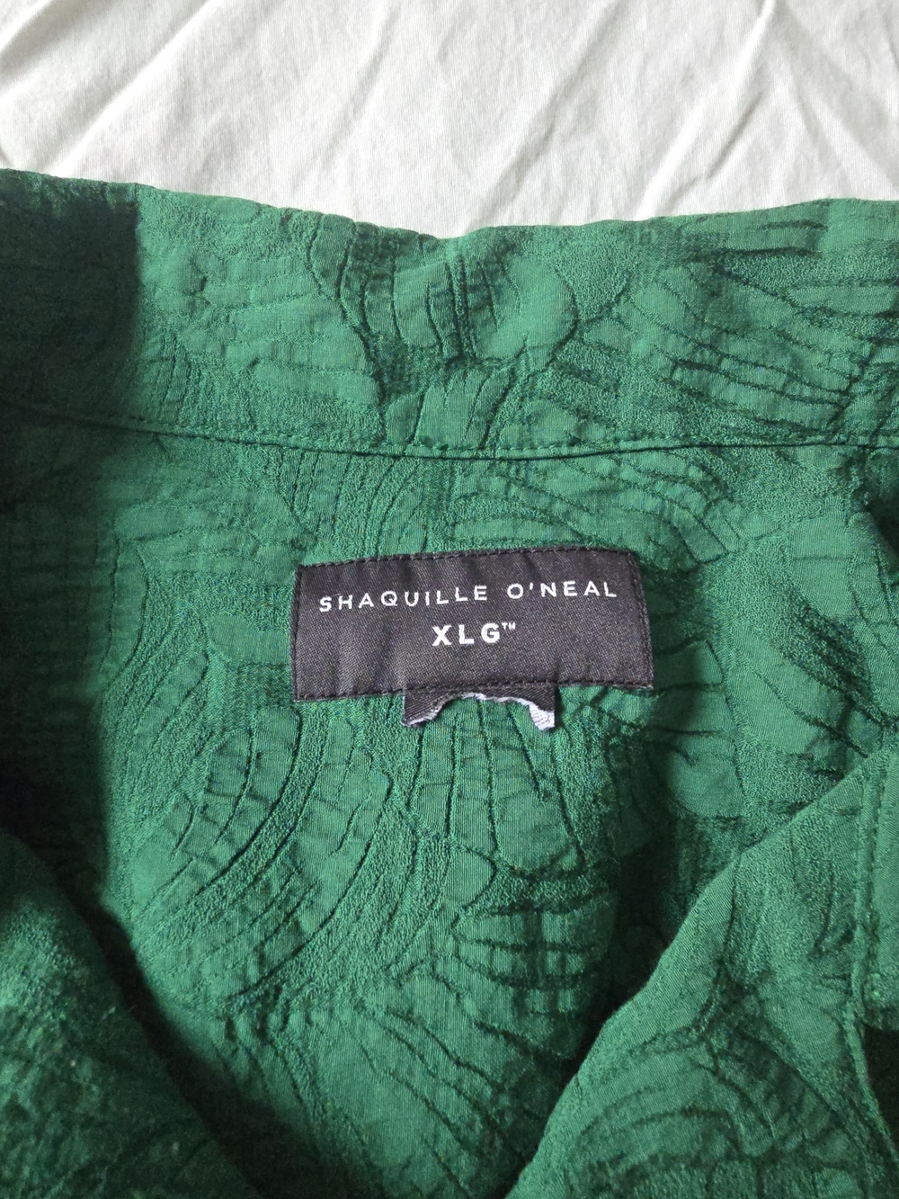 Casual Men's Dark Green Short-Sleeve Button-Down Shirt - Picture 3 of 4